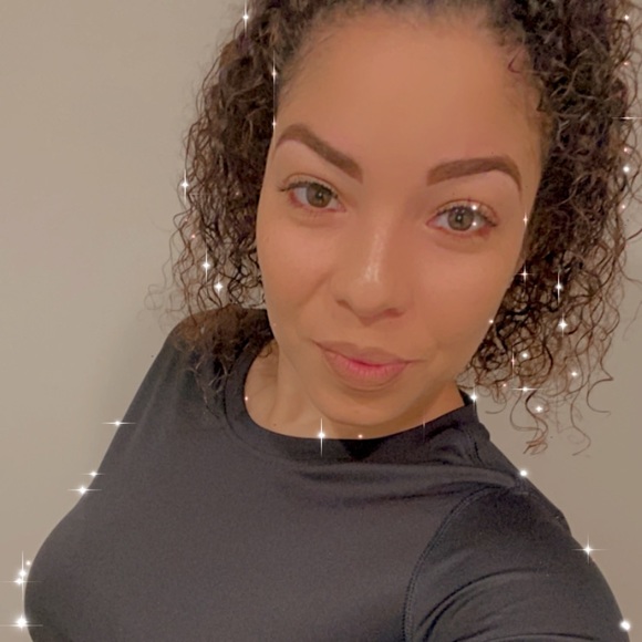 Meet your Posher, Jessenia - Picture 1 of 1